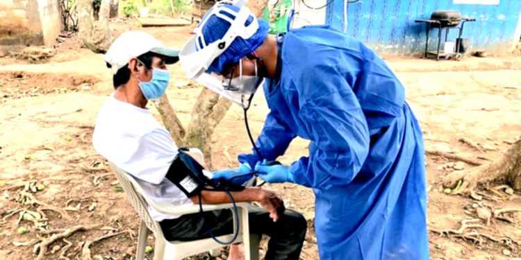 Hay médicos especialistas, pero evitan las zonas marginadas