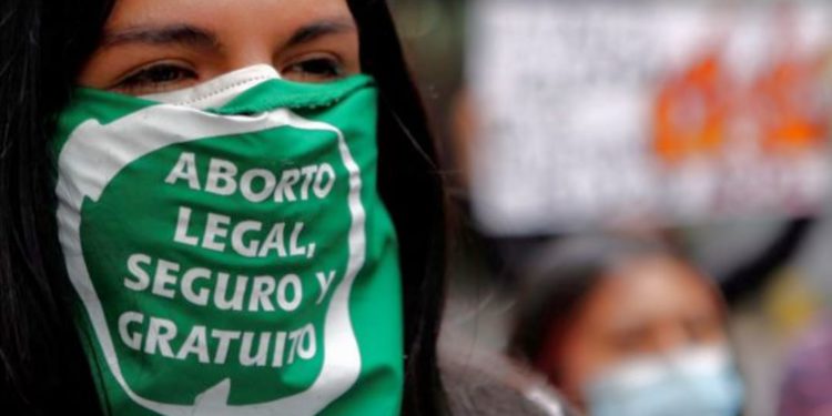 SCJN: Avala derecho al aborto en menores de edad en caso de violación