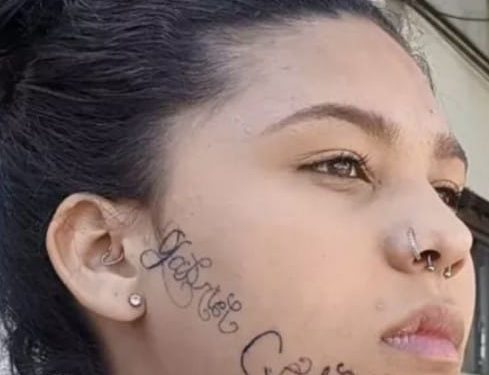 Acosaba a su ex novia hasta secuestrarla y tatuarle el rostro sin su consentimiento