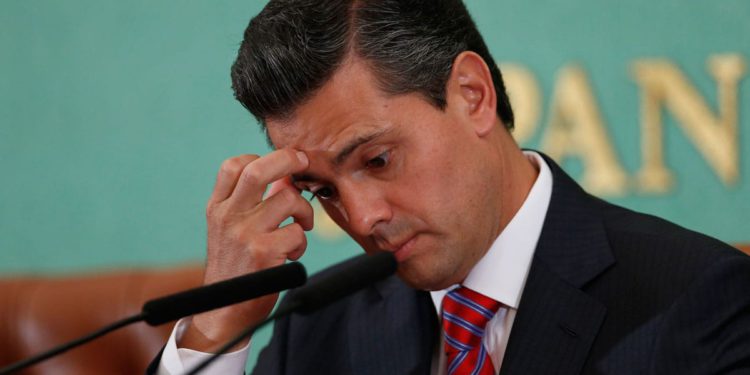 Denuncian ante FGR a EPN por presuntas operaciones irregulares