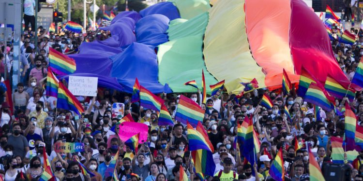 MONTERREY, NUEVO LEÓN, 26JUNIO2021.- Miles de personas miembros de la comunidad LGBT+ en la entidad, se congregaron en el centro de la ciudad de Monterrey para realizar la vigésima Marcha de la Diversidad.
FOTO: GABRIELA PÉREZ MONTIEL / CUARTOSCURO.COM