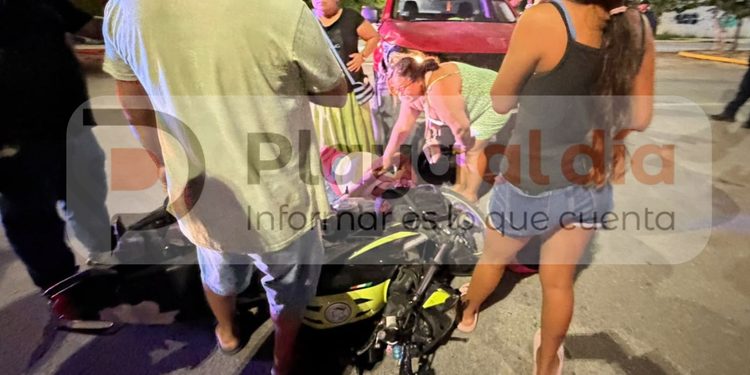 Accidente en Playa del Carmen: Tráiler de doble remolque embiste a autobús con 40 trabajadores
