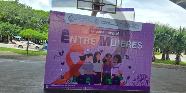 Brigada “Entre Mujeres” llegó a la colonia Villamar II en Playa del Carmen