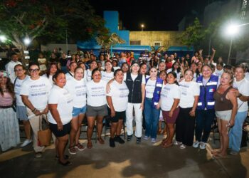 Estefanía Mercado lleva jornada de atención a mujeres del primer parque de Villas del Sol