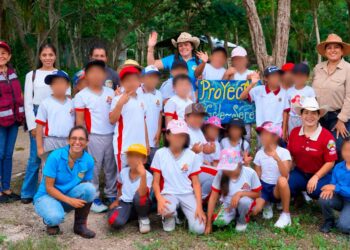 Estudiantes de Playa del Carmen cambian las aulas por el campo: arranca el programa “Amor al Campo”