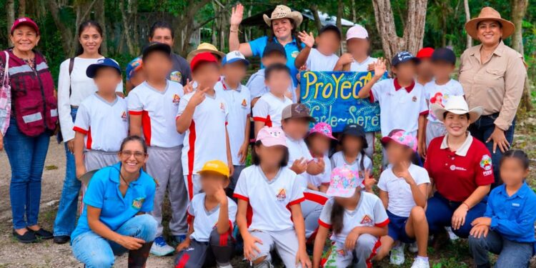 Estudiantes de Playa del Carmen cambian las aulas por el campo: arranca el programa “Amor al Campo”
