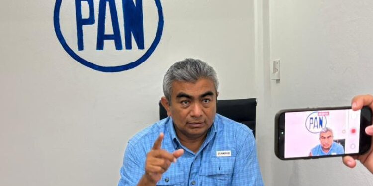 Prosigue la simulación de la selección de los supuestos coordinadores de la transformación: Juan Novelo