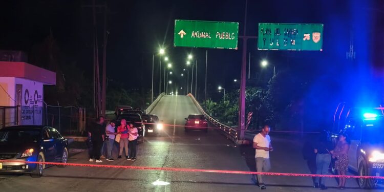 Fallece conductor por infarto fulminante en el acceso a Akumal Playa, Tulum