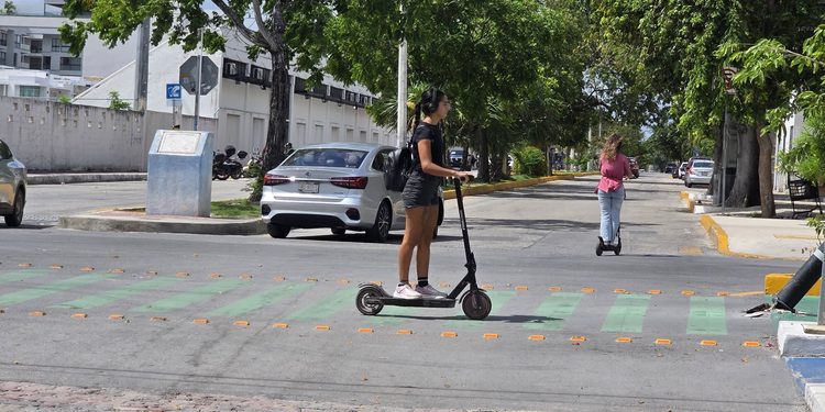 Scooters eléctricos invaden calles de Quintana Roo; crece el llamado a regular su circulación