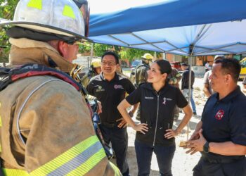 Bomberos ponen a prueba sus habilidades en tres simulacros de alto riesgo en Playa del Carmen