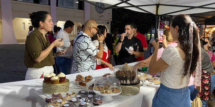 Más de 30 emprendimientos endulzan Playa del Carmen con muestra de postres y talento local