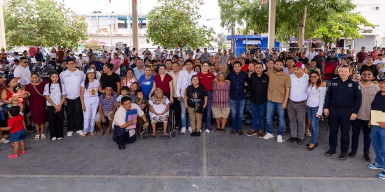 Estefanía Mercado anuncia bachillerato, atención médica las 24 horas y regularización en Puerto Aventuras